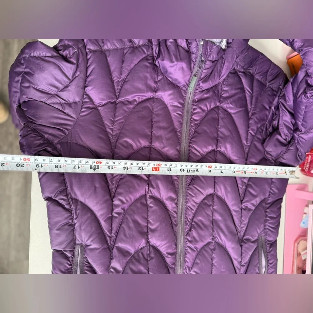 Outdoor Research Purple Hooded Puffer Jacket Lightweight XS excellent condition - Picture 10 of 11